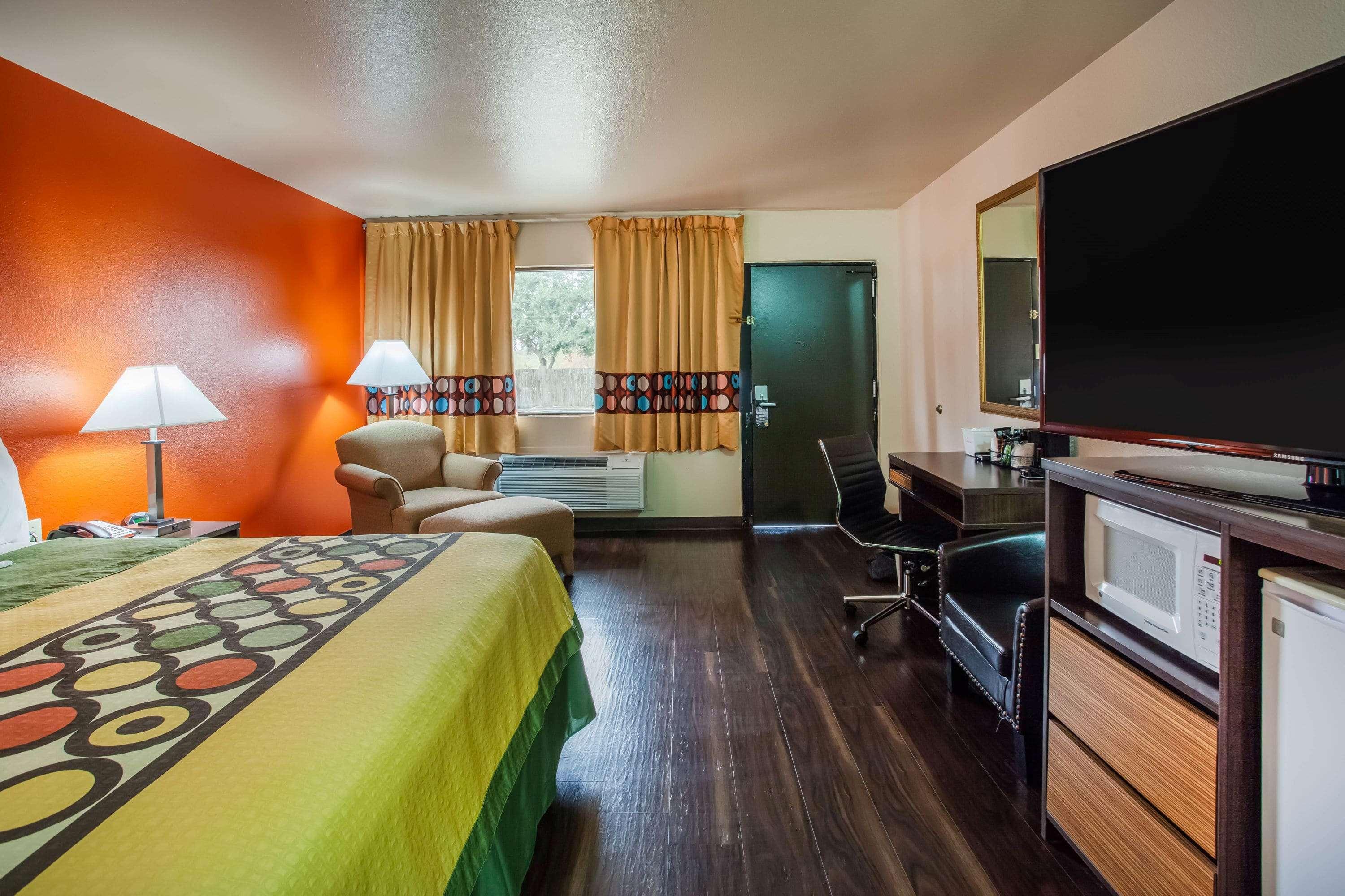 Hotel Super 8 By Wyndham Giddings Extérieur photo