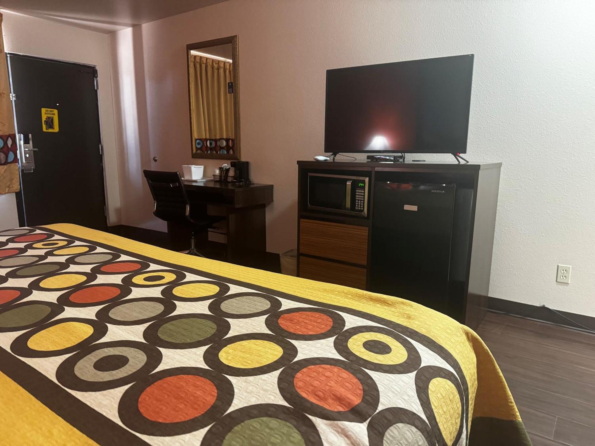 Hotel Super 8 By Wyndham Giddings Extérieur photo