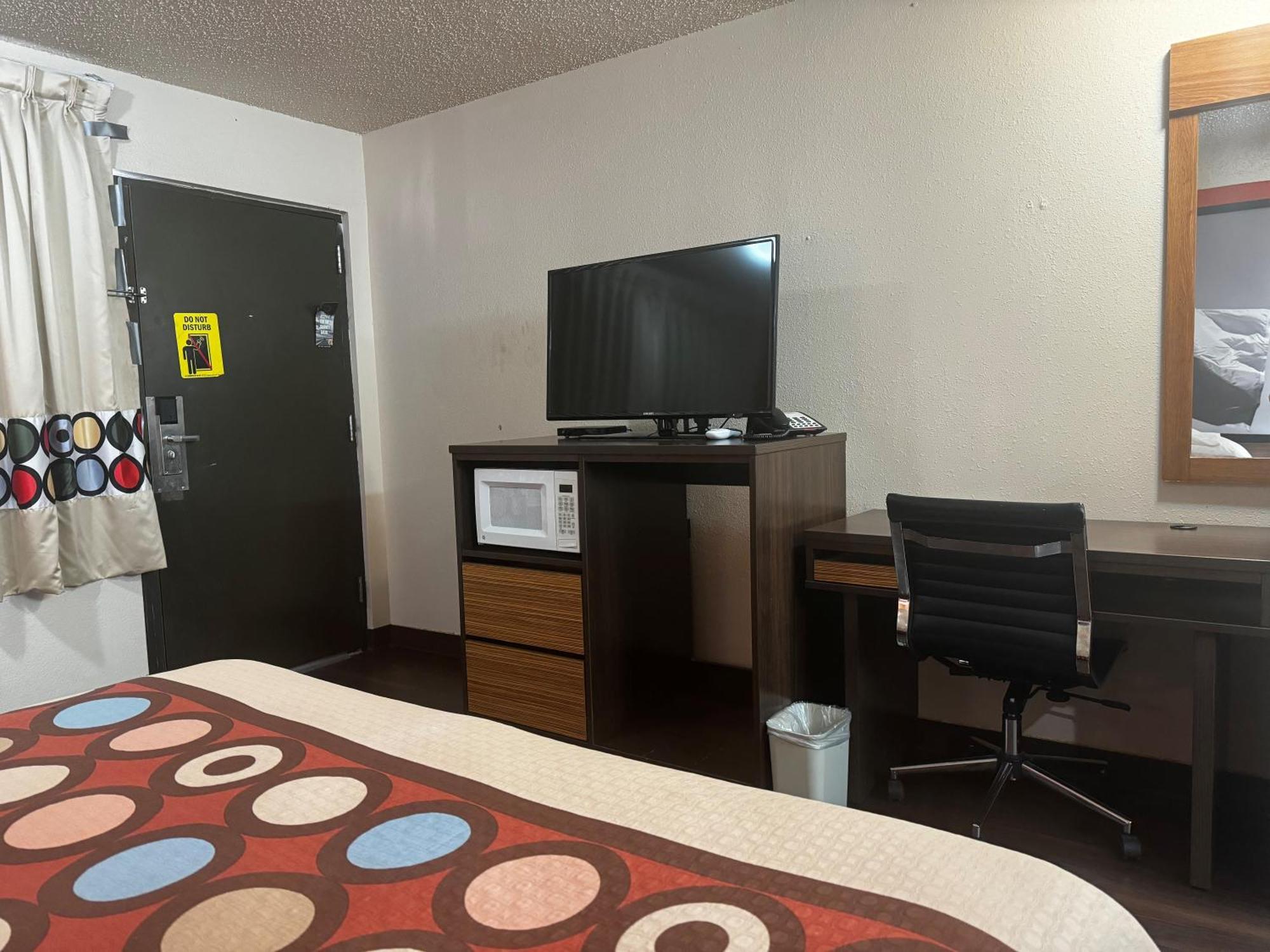 Hotel Super 8 By Wyndham Giddings Extérieur photo