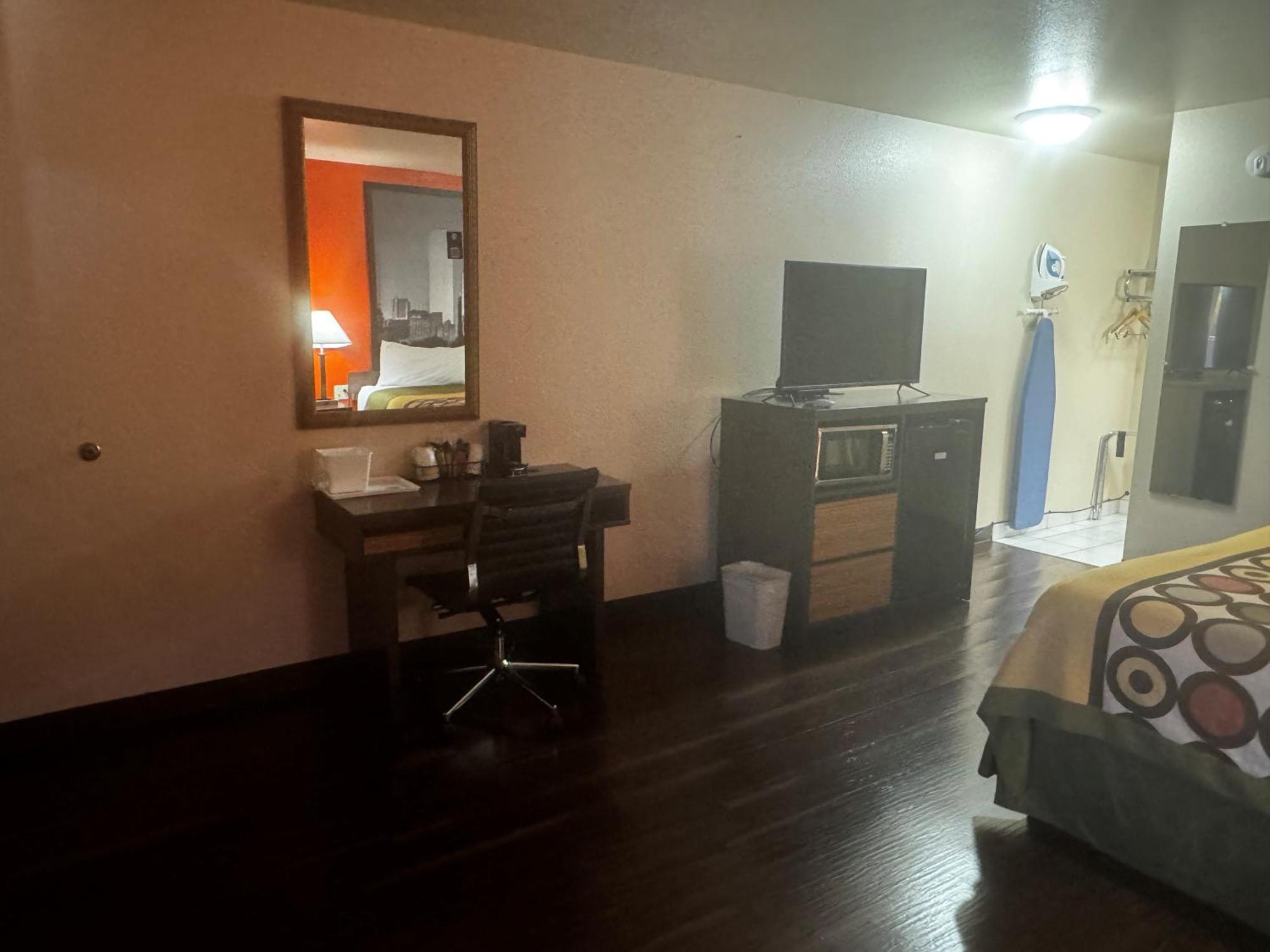 Hotel Super 8 By Wyndham Giddings Extérieur photo