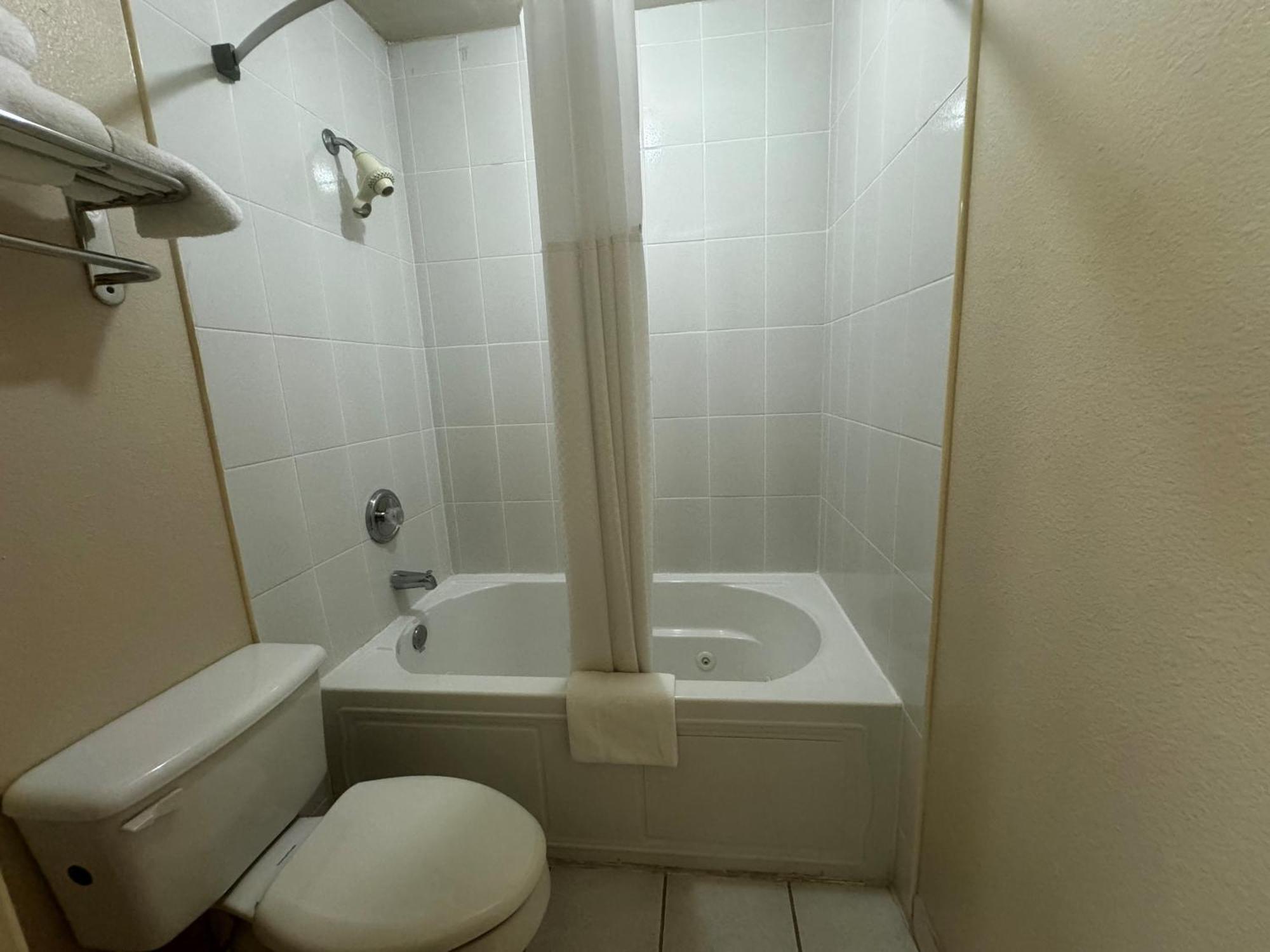 Hotel Super 8 By Wyndham Giddings Extérieur photo